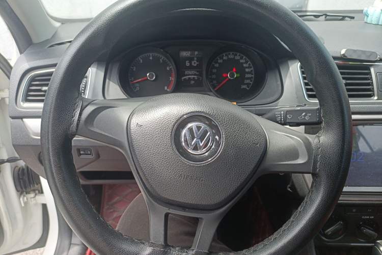 Used Volkswagen Lavida 2017 1.6L Automatic Fashion Edition Steering Wheel