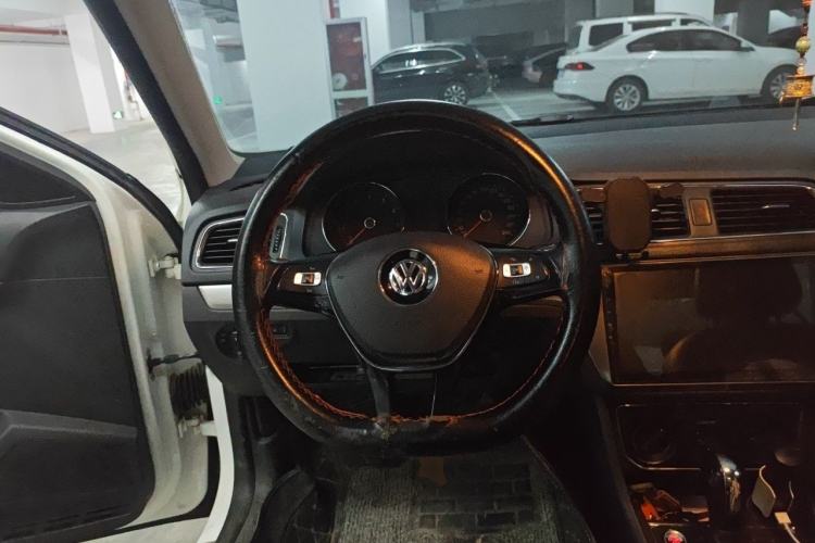 Used Volkswagen Lavida 2017 1.6L Automatic Comfort Edition Steering Wheel