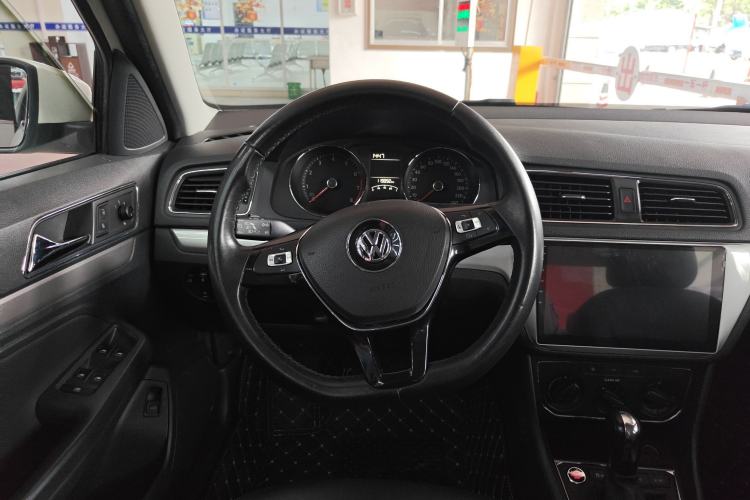 Used Volkswagen Lavida 2017 1.6L Automatic Comfort Edition Steering Wheel