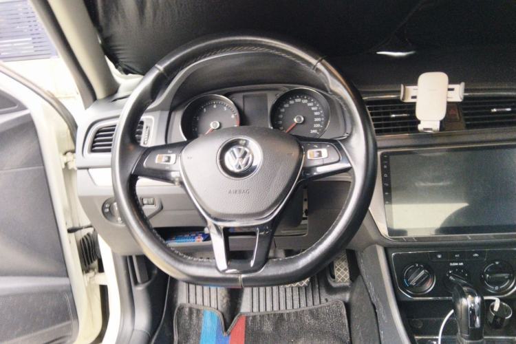 Used Volkswagen Lavida 2017 1.6L Automatic Comfort Edition Steering Wheel