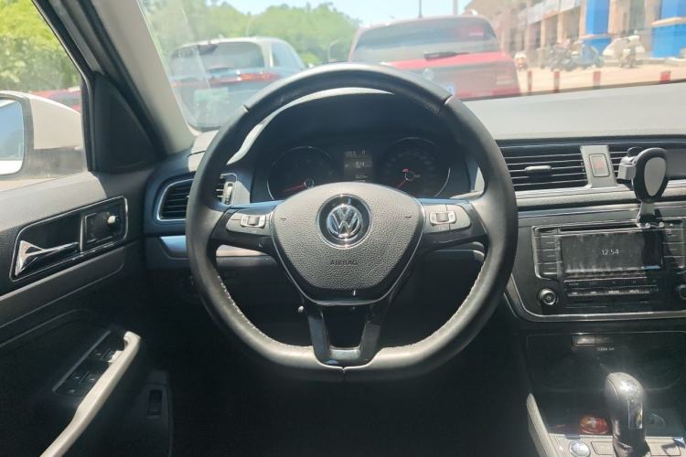 Used Volkswagen Lavida 2017 1.6L Automatic Comfort Edition Steering Wheel