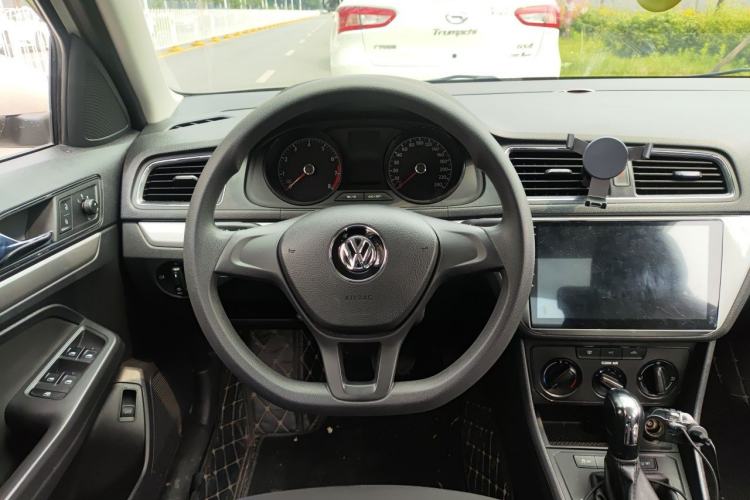 Used Volkswagen Lavida 2017 1.6L Automatic Fashion Edition Steering Wheel