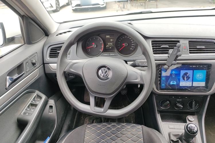 Used Volkswagen Lavida 2017 1.6L Manual Fashion Edition Steering Wheel