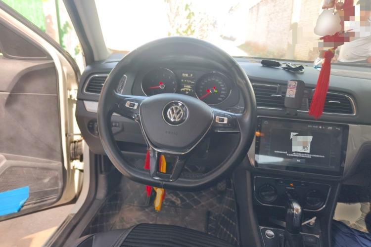 Used Volkswagen Lavida 2017 1.6L Automatic Comfort Edition Steering Wheel