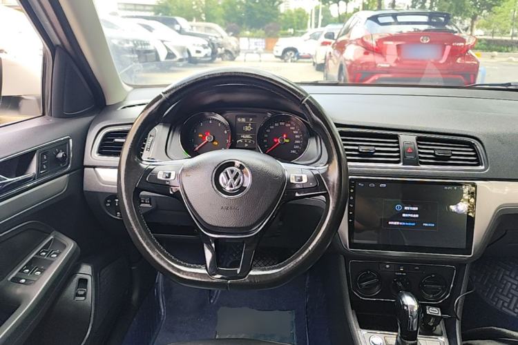 Used Volkswagen Lavida 2017 1.6L Automatic Comfort Edition Steering Wheel