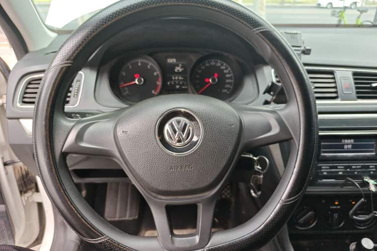 Used Volkswagen Lavida 2017 1.6L Manual Fashion Edition Steering Wheel