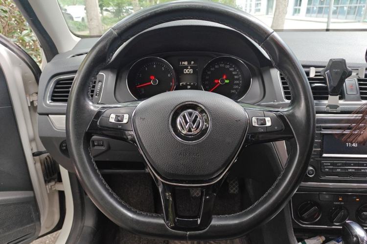 Used Volkswagen Lavida 2017 1.6L Automatic Comfort Edition Steering Wheel