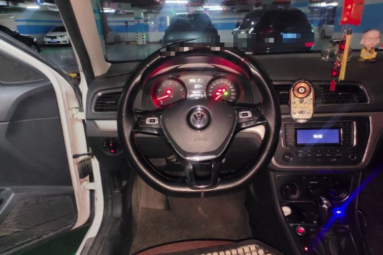 Used Volkswagen Lavida 2017 1.6L Automatic Comfort Edition Steering Wheel