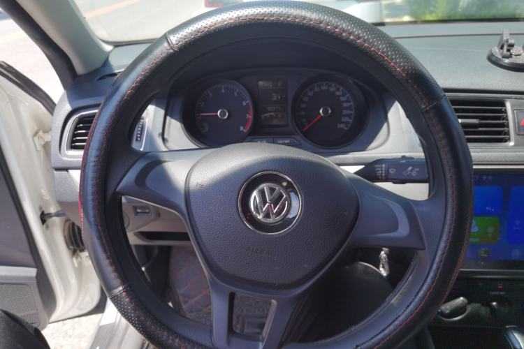Used Volkswagen Lavida 2017 1.6L Automatic Fashion Edition Steering Wheel