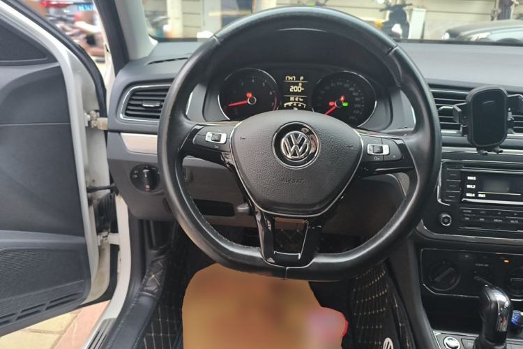 Used Volkswagen Lavida 2017 1.6L Automatic Comfort Edition Steering Wheel