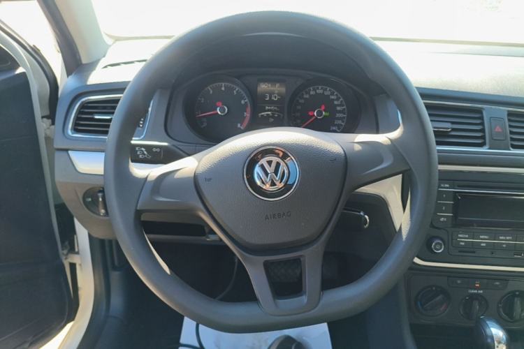 Used Volkswagen Lavida 2017 1.6L Automatic Fashion Edition Steering Wheel