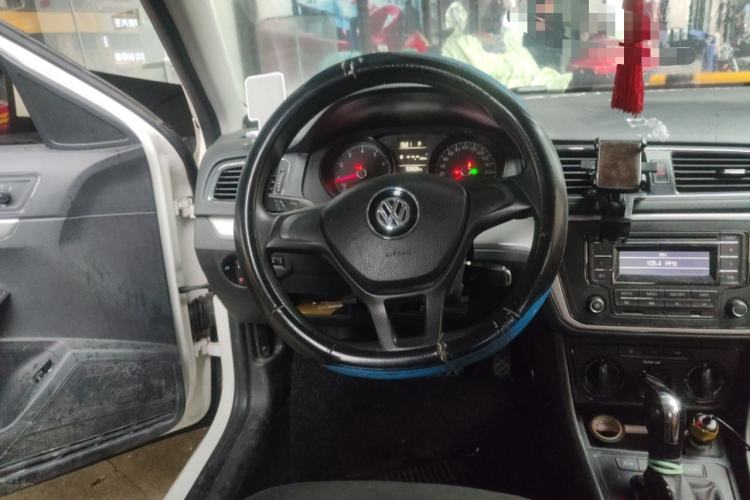 Used Volkswagen Lavida 2017 1.6L Automatic Fashion Edition Steering Wheel