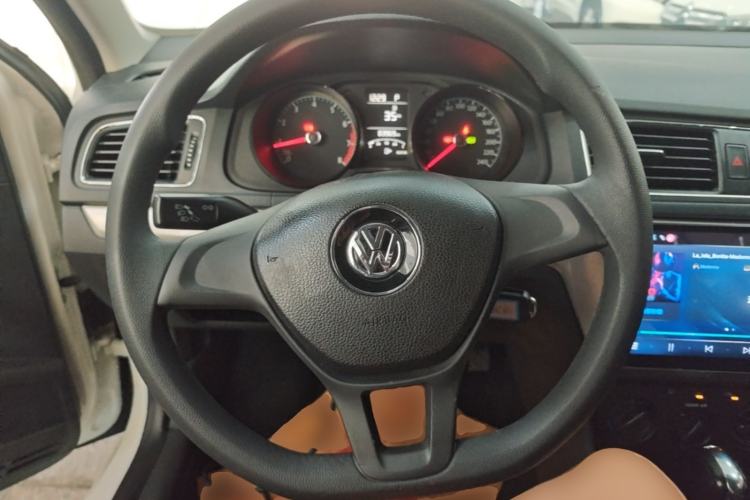 Used Volkswagen Lavida 2017 1.6L Automatic Fashion Edition Steering Wheel