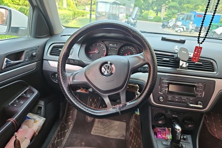 Used Volkswagen Lavida 2017 1.6L Automatic Fashion Edition Steering Wheel