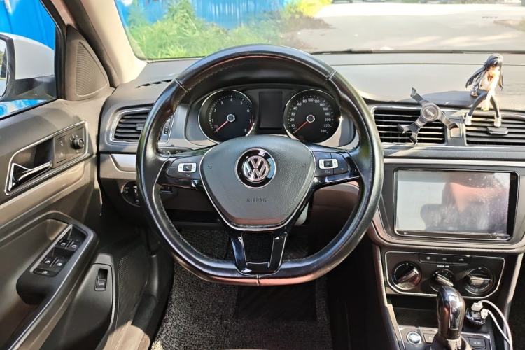 Used Volkswagen Lavida 2017 1.6L Automatic Comfort Edition Steering Wheel