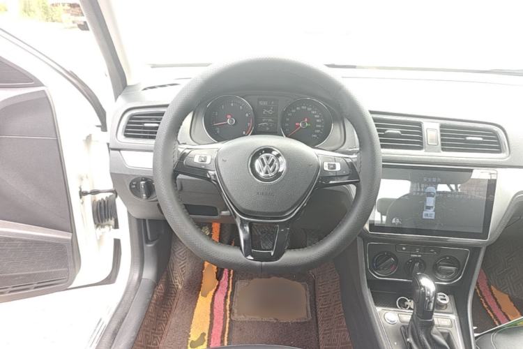 Used Volkswagen Lavida 2017 1.6L Automatic Comfort Edition Steering Wheel