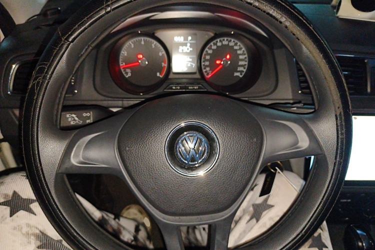 Used Volkswagen Lavida 2017 1.6L Automatic Fashion Edition Steering Wheel