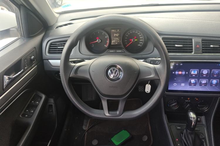 Used Volkswagen Lavida 2017 1.6L Automatic Fashion Edition Steering Wheel