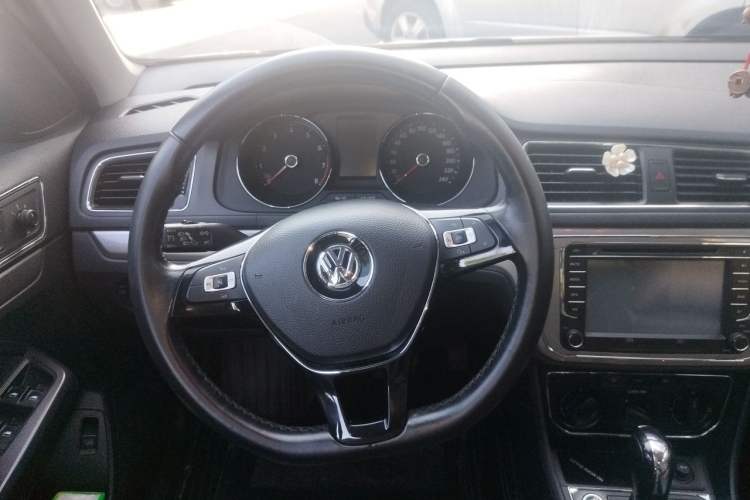 Used Volkswagen Lavida 2017 1.6L Automatic Comfort Edition Steering Wheel