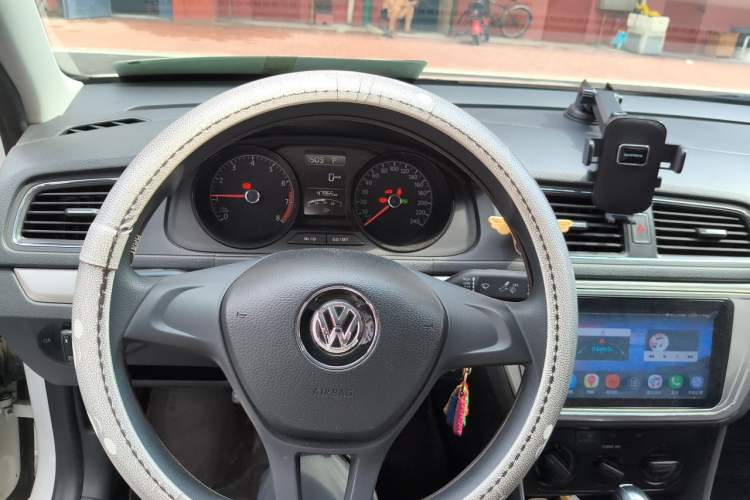 Used Volkswagen Lavida 2017 1.6L Automatic Fashion Edition Steering Wheel