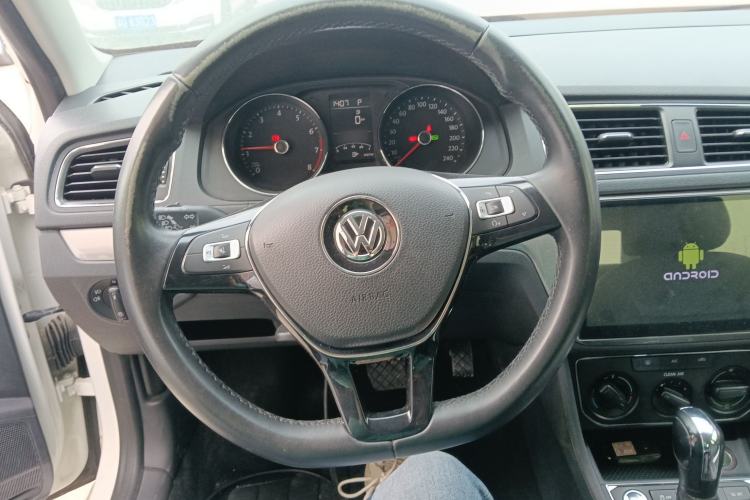 Used Volkswagen Lavida 2017 1.6L Automatic Comfort Edition Steering Wheel