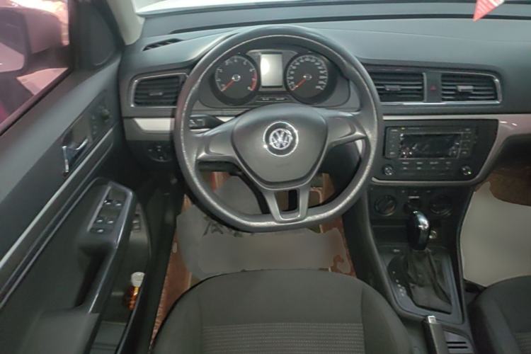 Used Volkswagen Lavida 2017 1.6L Automatic Fashion Edition Steering Wheel