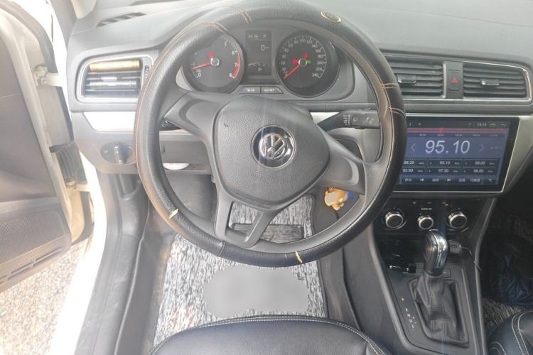 Used Volkswagen Lavida 2017 1.6L Automatic Fashion Edition Steering Wheel