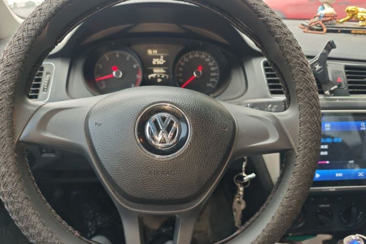 Used Volkswagen Lavida 2017 1.6L Manual Fashion Edition Steering Wheel