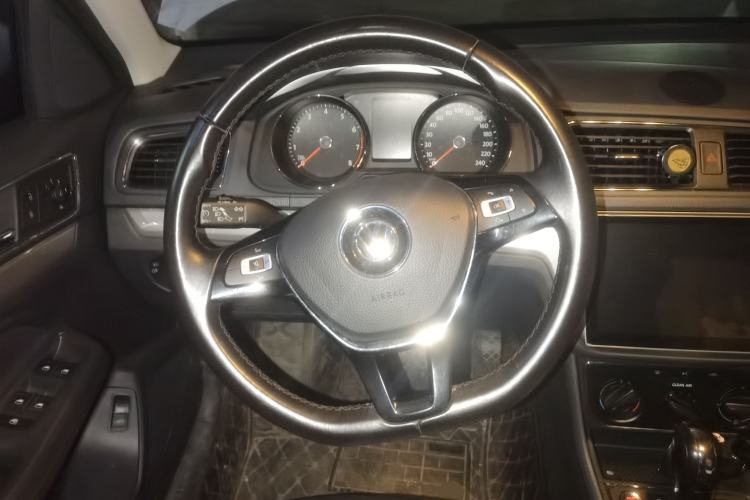 Used Volkswagen Lavida 2017 1.6L Automatic Comfort Edition Steering Wheel