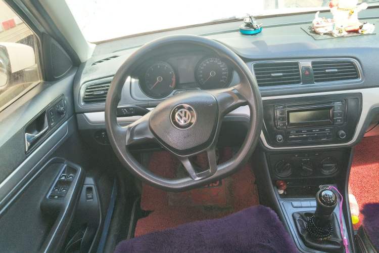 Used Volkswagen Lavida 2017 1.6L Manual Fashion Edition Steering Wheel