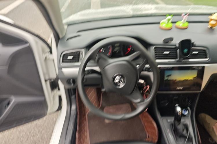 Used Volkswagen Lavida 2017 1.6L Automatic Fashion Edition Steering Wheel