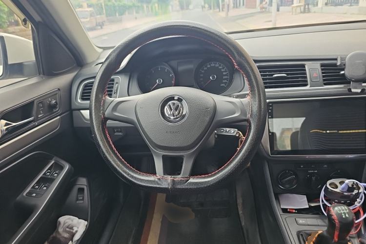 Used Volkswagen Lavida 2017 1.6L Manual Fashion Edition Steering Wheel