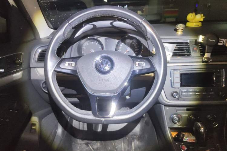 Used Volkswagen Lavida 2017 230TSI DSG Comfort Edition Steering Wheel