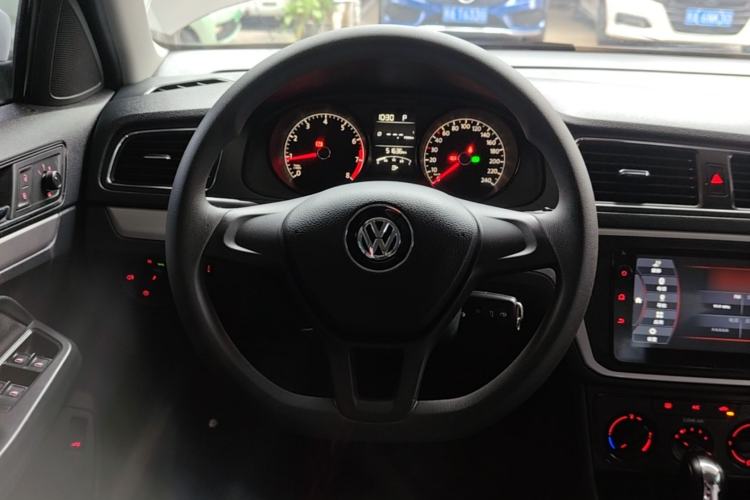 Used Volkswagen Lavida 2017 1.6L Automatic Fashion Edition Steering Wheel