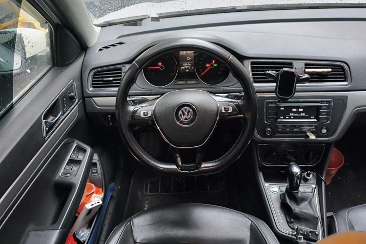 Used Volkswagen Lavida 2017 1.6L Automatic Comfort Edition Steering Wheel
