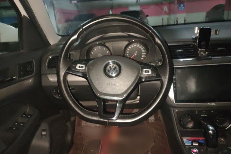 Used Volkswagen Lavida 2017 1.6L Automatic Comfort Edition Steering Wheel