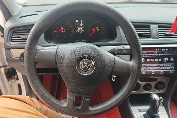 Used Volkswagen Lavida 2017 1.6L Automatic Comfort Edition Steering Wheel