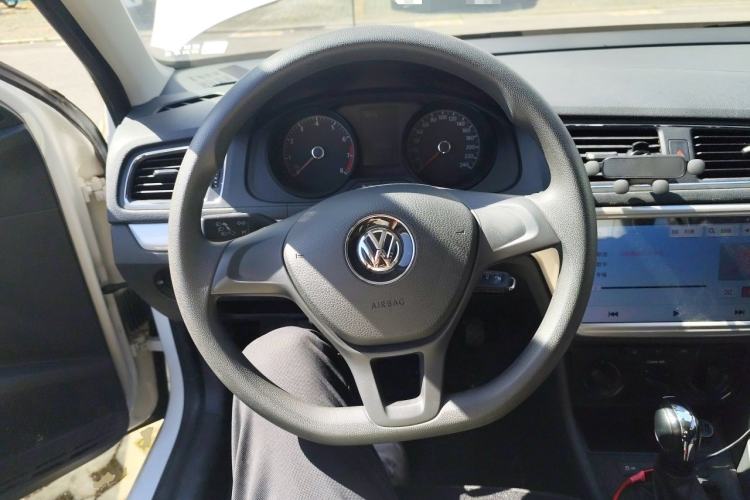 Used Volkswagen Lavida 2017 1.6L Automatic Fashion Edition Steering Wheel