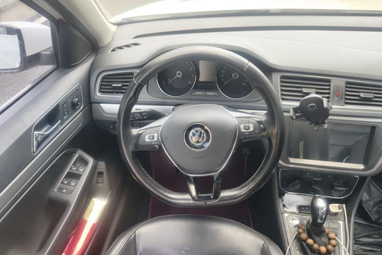 Used Volkswagen Lavida 2017 1.6L Automatic Comfort Edition Steering Wheel