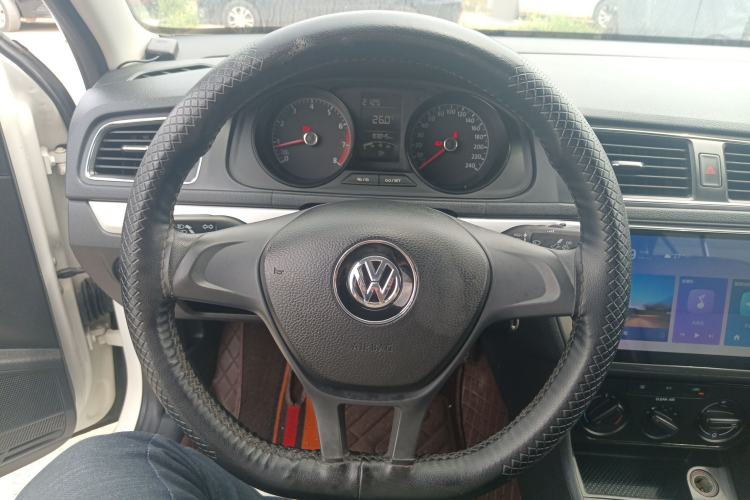 Used Volkswagen Lavida 2017 1.6L Manual Fashion Edition Steering Wheel