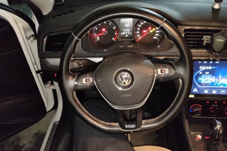 Used Volkswagen Lavida 2017 1.6L Automatic Comfort Edition Steering Wheel