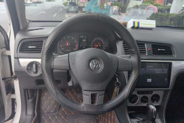 Used Volkswagen Lavida 2017 1.6L Automatic Comfort Edition Steering Wheel
