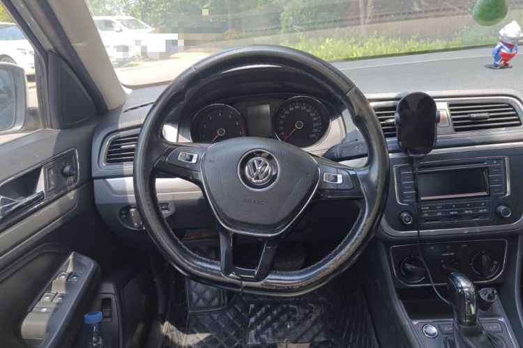 Used Volkswagen Lavida 2017 1.6L Automatic Comfort Edition Steering Wheel