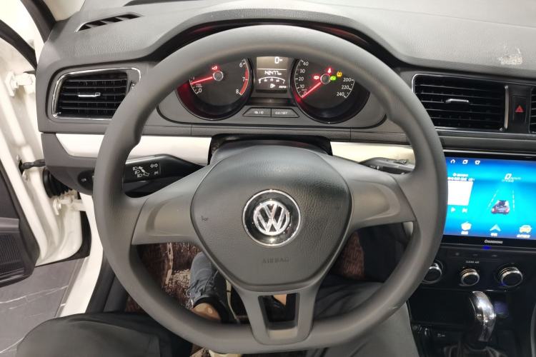 Used Volkswagen Lavida 2017 1.6L Automatic Fashion Edition Steering Wheel