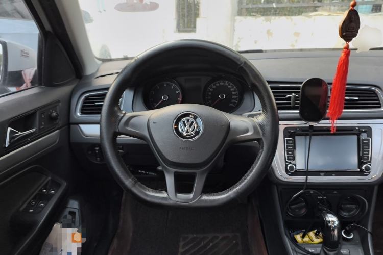 Used Volkswagen Lavida 2017 1.6L Automatic Fashion Edition Steering Wheel