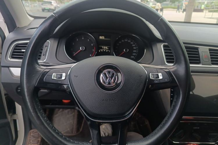 Used Volkswagen Lavida 2017 1.6L Automatic Comfort Edition Steering Wheel