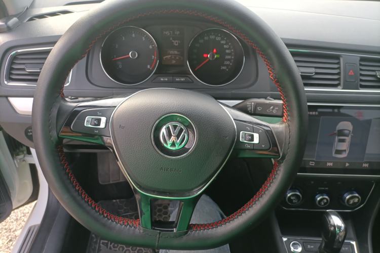 Used Volkswagen Lavida 2017 1.6L Automatic Comfort Edition Steering Wheel