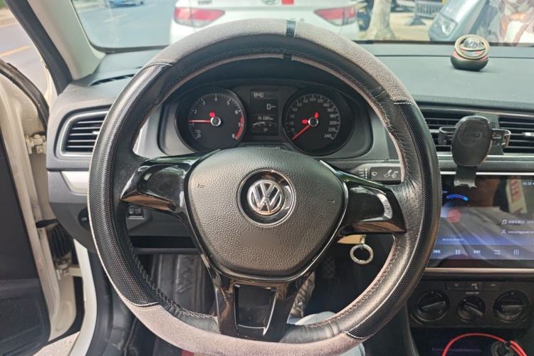 Used Volkswagen Lavida 2017 1.6L Manual Fashion Edition Steering Wheel
