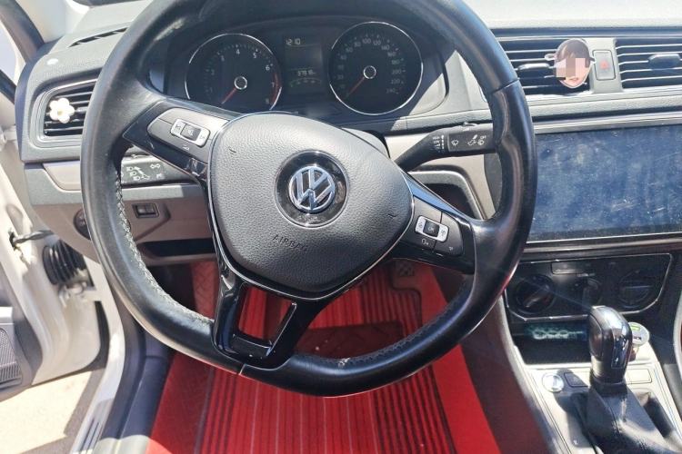 Used Volkswagen Lavida 2017 1.6L Automatic Comfort Edition Steering Wheel