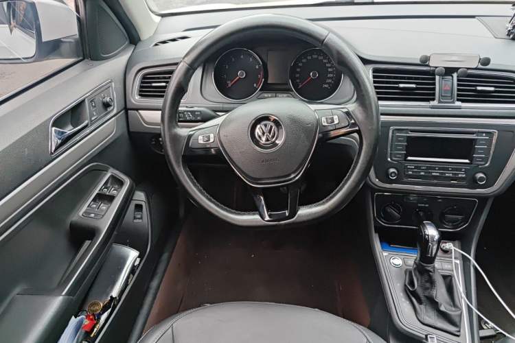 Used Volkswagen Lavida 2017 1.6L Automatic Comfort Edition Steering Wheel